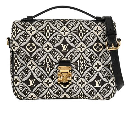 Pochette Metis MM, &pound;1,200, Front view